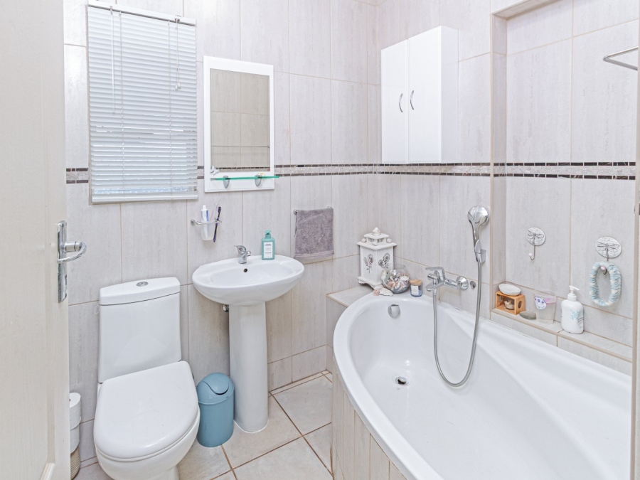3 Bedroom Property for Sale in Melodie North West